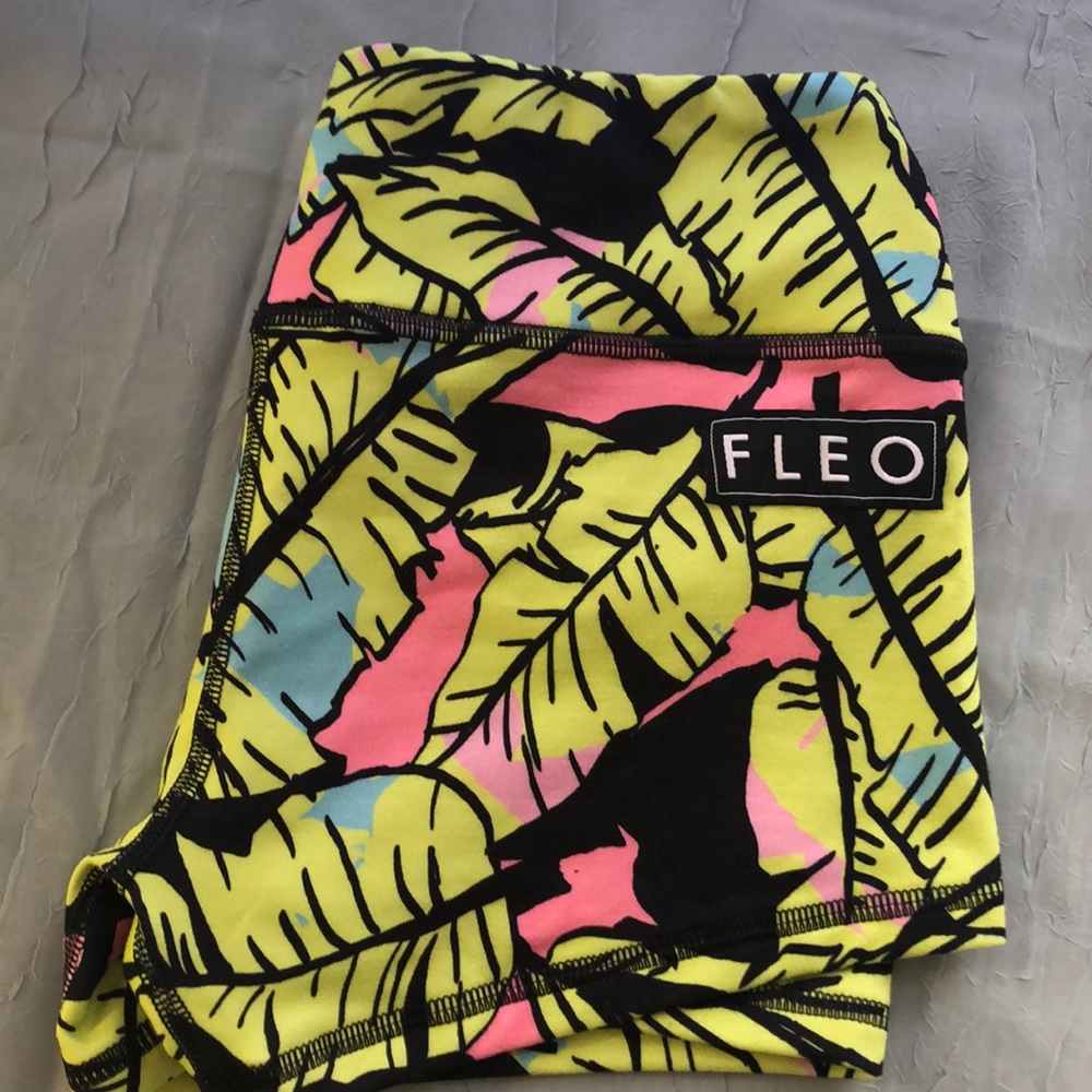 FLEO shorts